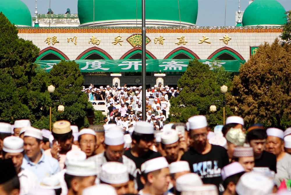 宁夏穆斯林群众喜迎开斋节